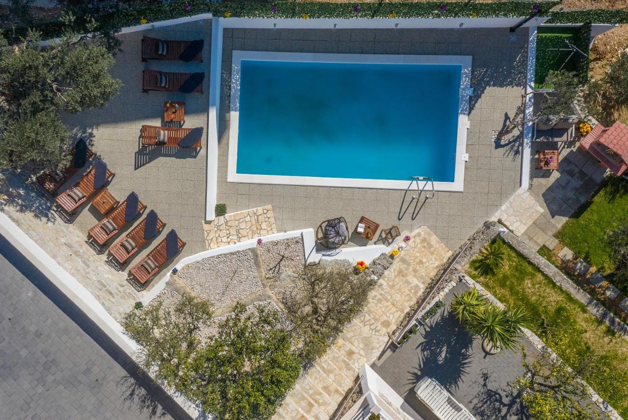Villa Petra Apartment With Private Pool Makarska Eksteriør billede