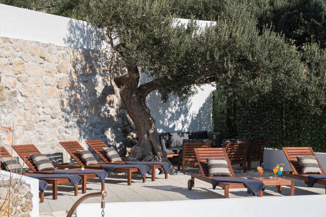 Villa Petra Apartment With Private Pool Makarska Eksteriør billede
