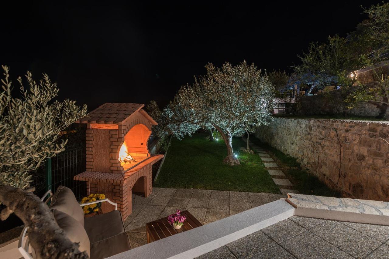 Villa Petra Apartment With Private Pool Makarska Eksteriør billede