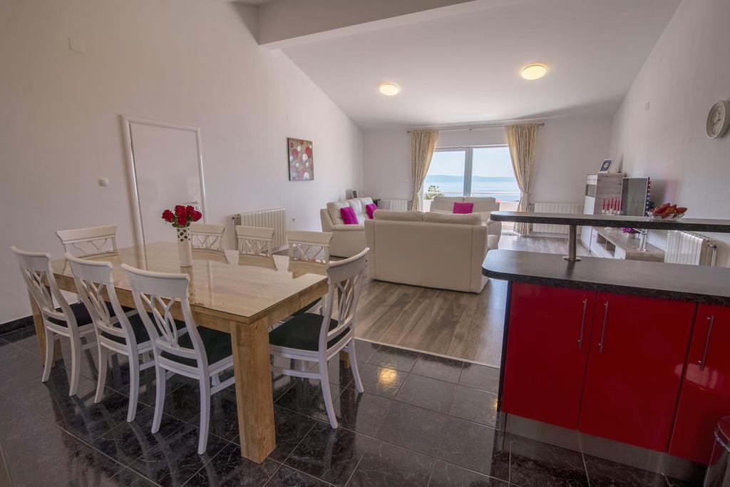 Villa Petra Apartment With Private Pool Makarska Eksteriør billede